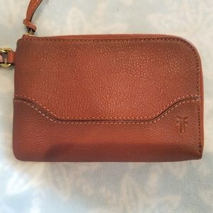 FRYE Paige LEATHER Wristlet Small Zipper, New without Tags, COGNAC